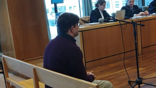 Imagen del juicio al celador acusado de violar a una joven. Imagen del juicio al celador acusado de violar a una joven.