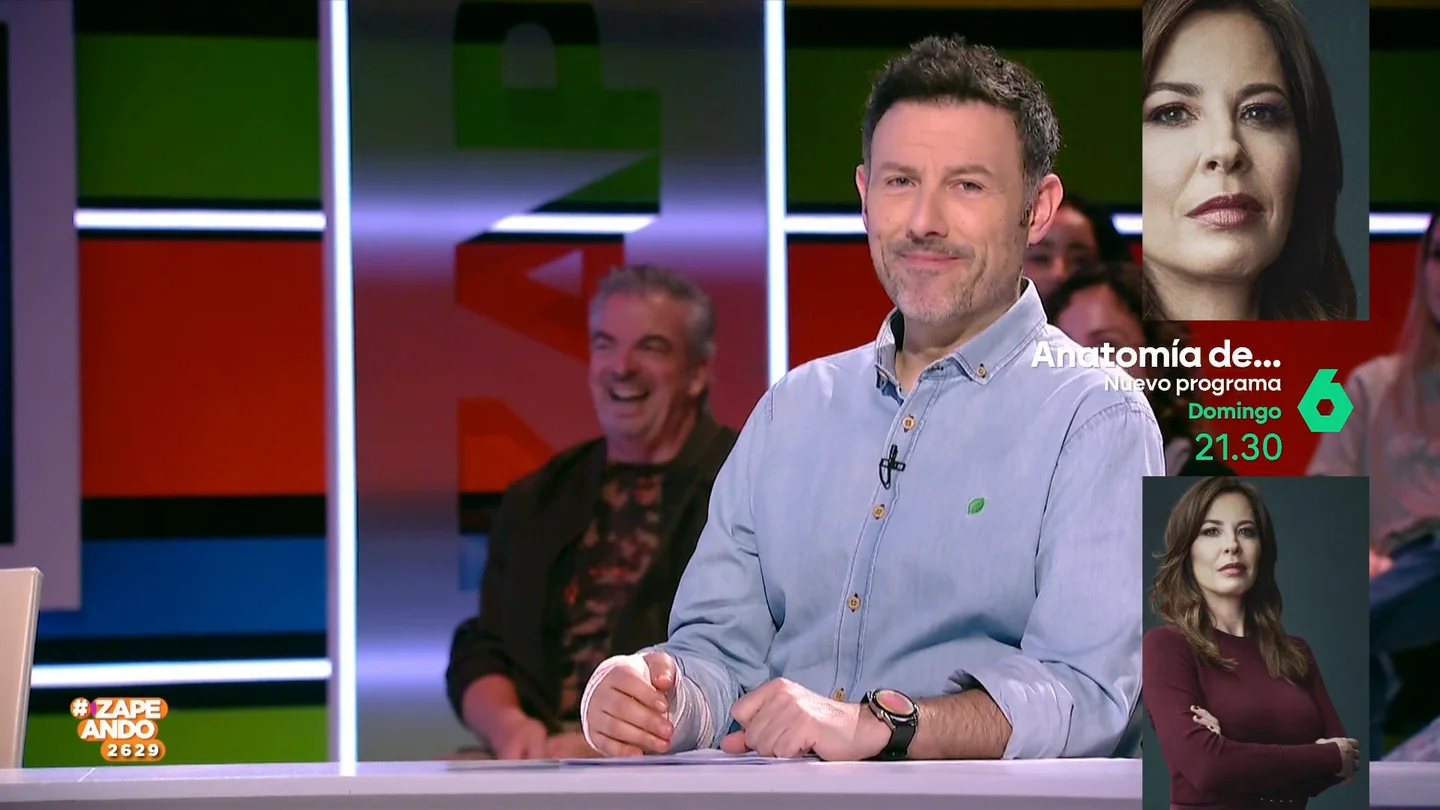 Iñaki Urrutia desvela por qué lleva el brazo escayolado: "Es todo penoso..." Iñaki Urrutia desvela por qué lleva el brazo escayolado: "Es todo penoso..."
