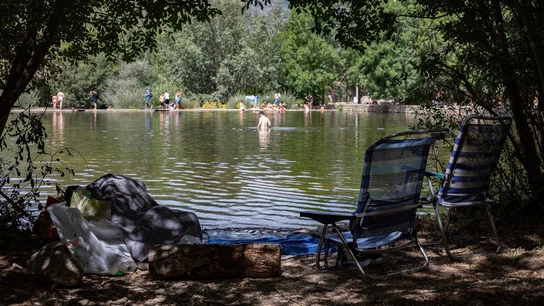 Varias personas se bañan en las Presillas, a 18 de agosto de 2023, en Rascafría, Madrid (España). Varias personas se bañan en las Presillas, a 18 de agosto de 2023, en Rascafría, Madrid (España).