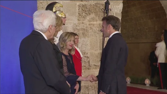 Giorgia Meloni y Emmanuel Macron en la cumbre del G7 Giorgia Meloni y Emmanuel Macron en la cumbre del G7