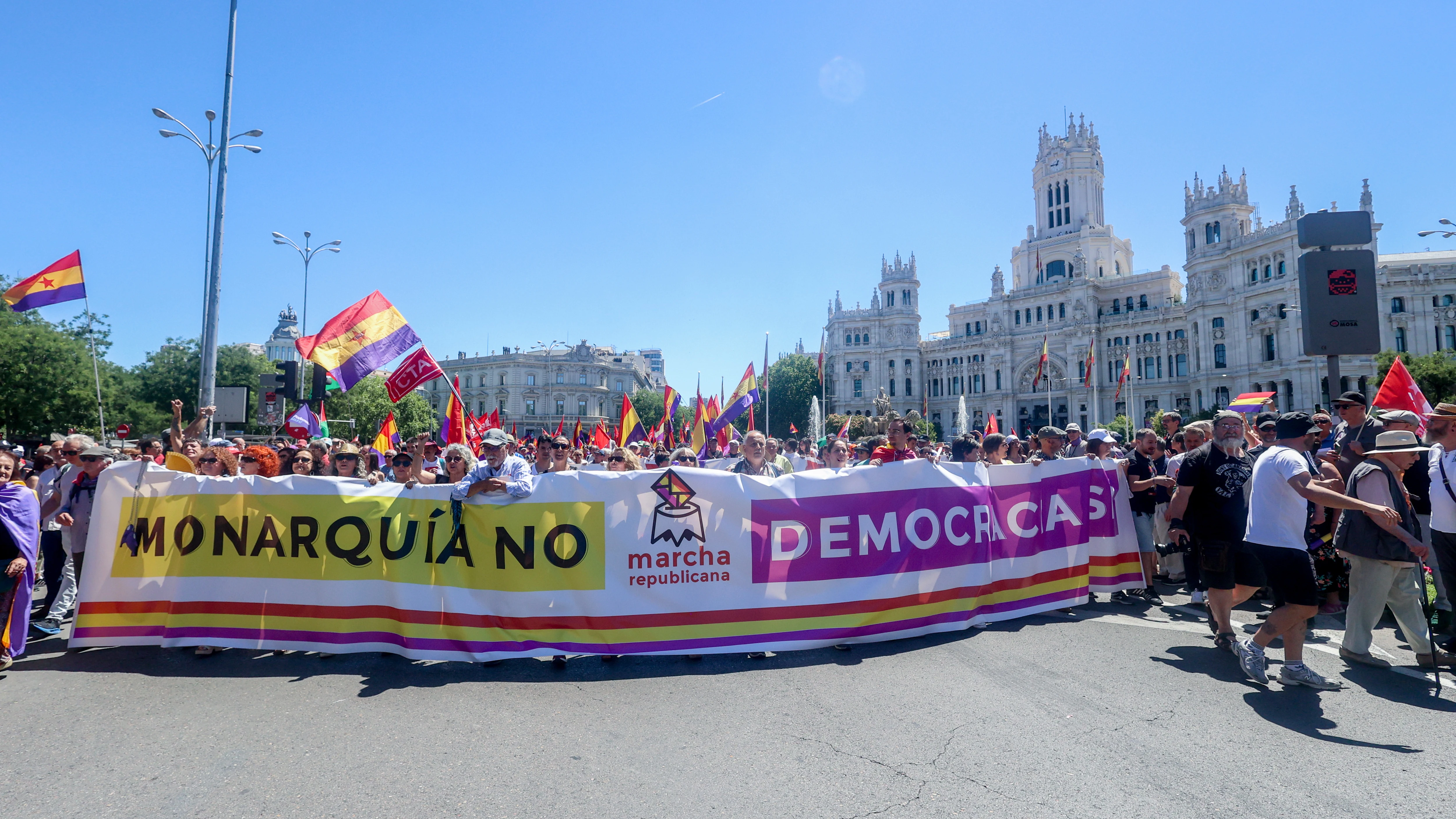 Movilización en Madrid contra la monarquía coincidiendo con los diez años del reinado de Felipe VI