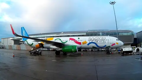 Aeropuerto de Luton, en Inglaterra Aeropuerto de Luton, en Inglaterra