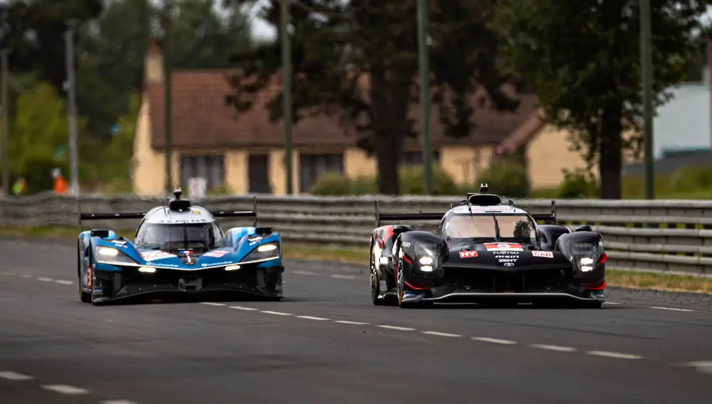 Alpine abandonó con ambos prototipos por problemas de motor Alpine abandonó con ambos prototipos por problemas de motor