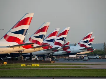 Aviones de British Airways en el aeropuerto de Heathrow, Londres. Aviones de British Airways en el aeropuerto de Heathrow, Londres.