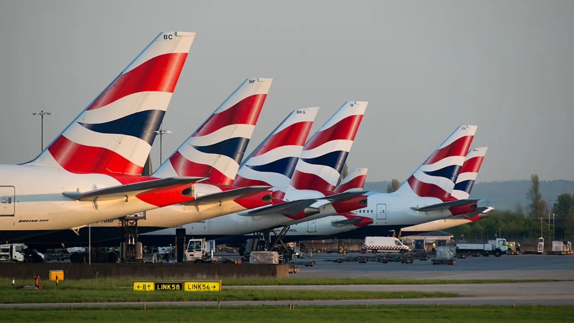Aviones de British Airways en el aeropuerto de Heathrow, Londres.