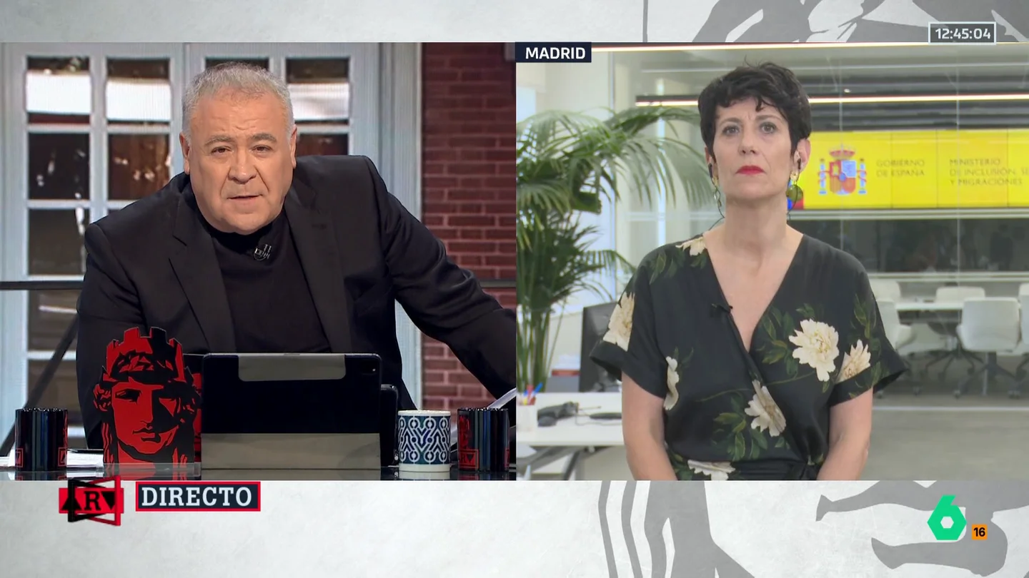 La ministra Saiz llama a aprender de la izquierda francesa: "Hagamos un frente común frente a la ultraderecha" La ministra Saiz llama a aprender de la izquierda francesa: "Hagamos un frente común frente a la ultraderecha"