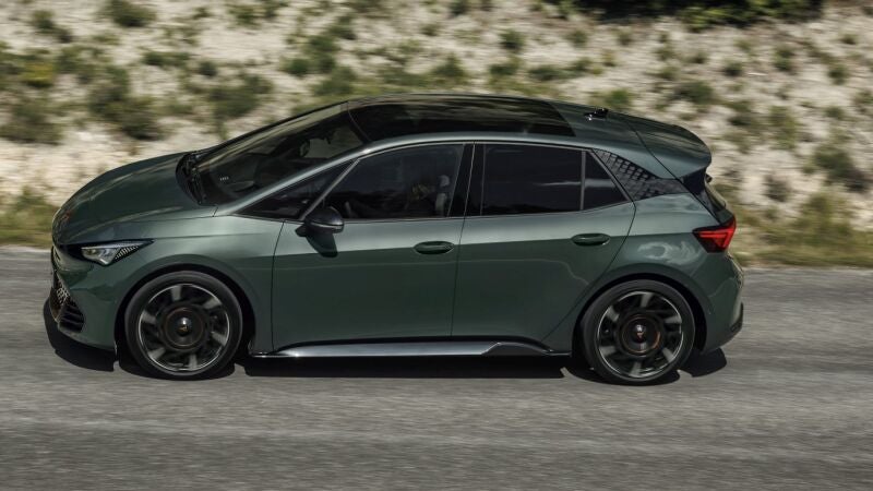 Volkswagen responde al éxito de los eléctricos chinos con profundas renovaciones de sus dos compactos