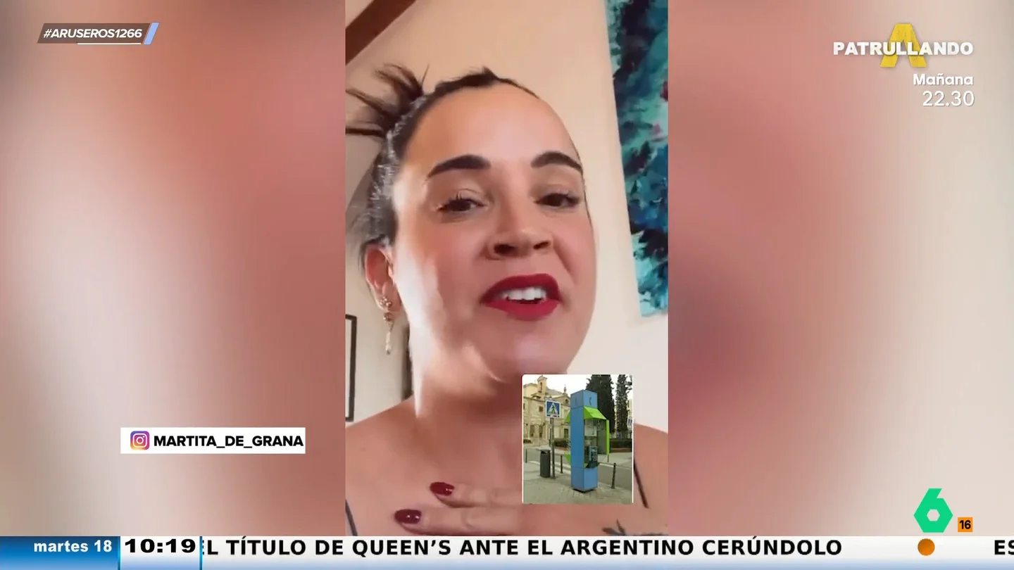 Martita de Graná, tras ver las cabinas rojas de Londres: "Las que teníamos en España eran más feas que pegar a un padre" Martita de Graná, tras ver las cabinas rojas de Londres: "Las que teníamos en España eran más feas que pegar a un padre"