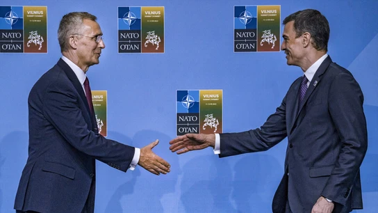 Jens Stoltenberg, secretario general de la OTAN, junto a Pedro Sánchez, en la Cumbre de la OTAN en Vilna Jens Stoltenberg, secretario general de la OTAN, junto a Pedro Sánchez, en la Cumbre de la OTAN en Vilna