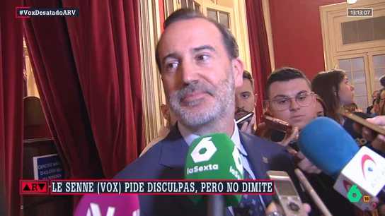 Le Senne (Vox) pide disculpas, pero no dimite tras romper la foto de víctimas del fascismo: "No fue odio" Le Senne (Vox) pide disculpas, pero no dimite tras romper la foto de víctimas del fascismo: "No fue odio"