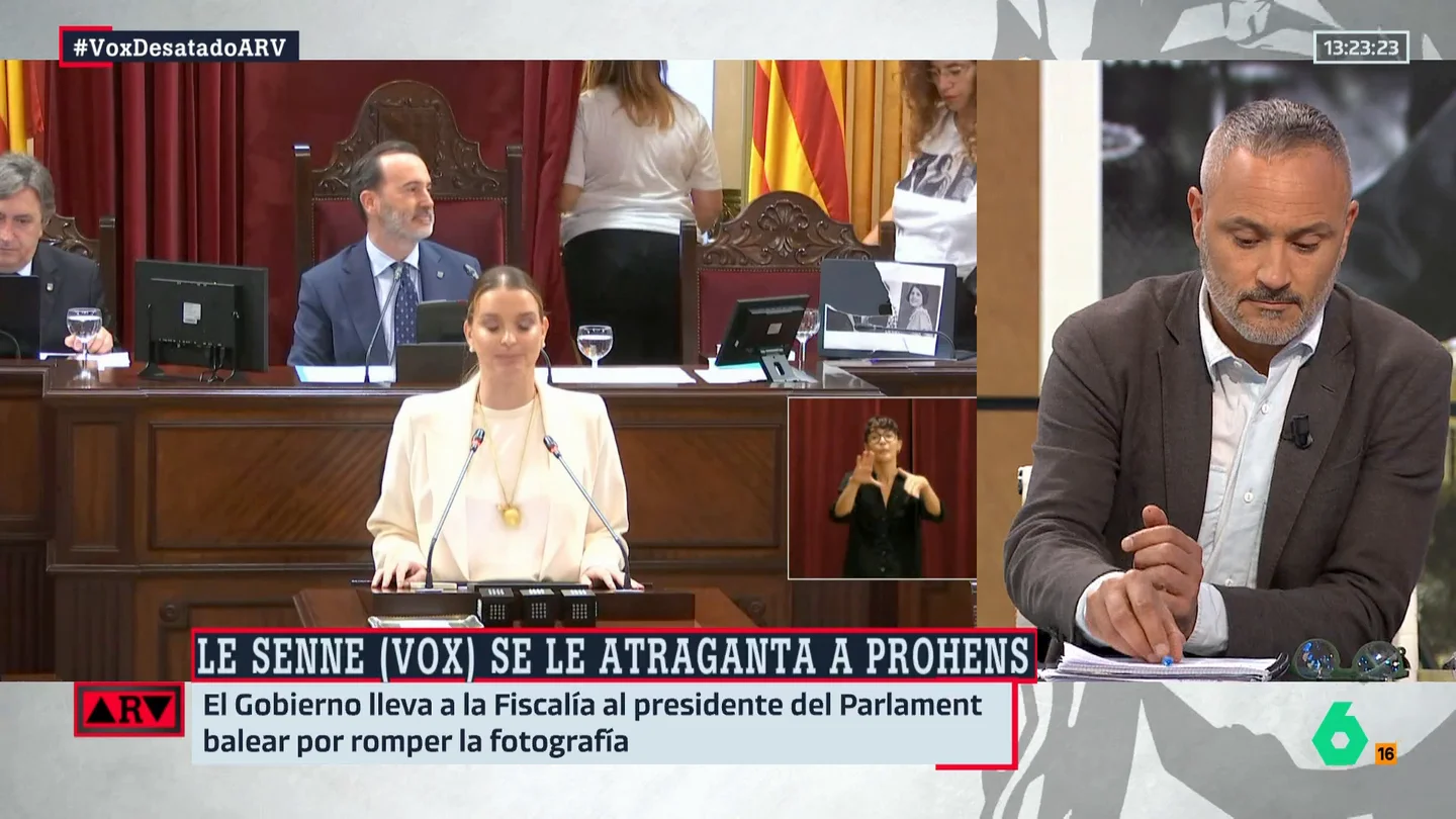 Santiago Martínez Vares, tajante tras lo ocurrido con Le Senne en Baleares: "El PP no debió dejar entrar a Vox en las instituciones" Santiago Martínez Vares, tajante tras lo ocurrido con Le Senne en Baleares: "El PP no debió dejar entrar a Vox en las instituciones"