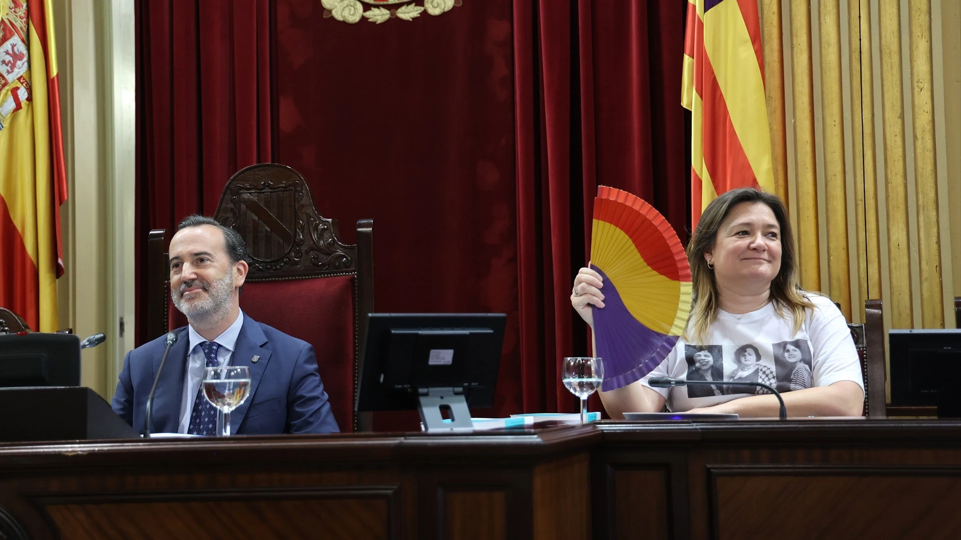 El presidente del Parlament, Gabriel Le Senne, y la vicepresidenta segunda del Parlament, Mercedes Garrido, durante el pleno.