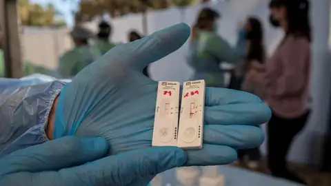 Enfermero con dos test de antígenos positivos con Covid Enfermero con dos test de antígenos positivos con Covid