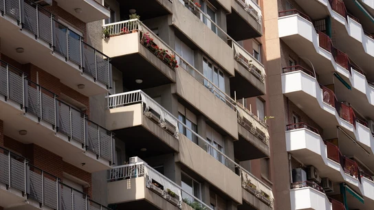 Un edificio en Barcelona en una foto de archivo Un edificio en Barcelona en una foto de archivo