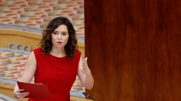La presidenta de la Comunidad de Madrid, Isabel Díaz Ayuso, durante un pleno de la Asamblea. 