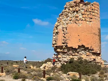 Investigadores trabajando en Torre de Cerrillos (Almeria) Investigadores trabajando en Torre de Cerrillos (Almeria)