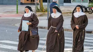 Tres monjas del convento de Belorado salen del juzgado de Burgos el pasado 31 de mayo.
