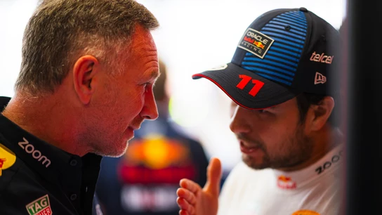 Sergio Pérez y Christian Horner Sergio Pérez y Christian Horner