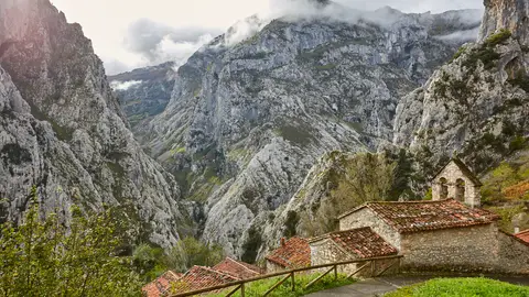 Camarmeña, pueblo de Asturias, en los Picos de Europa