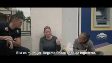El duro relato de una mujer inglesa que no tiene para comer tras llevar años en España: "Mi mujer tiene cáncer y quiere morir aquí" 
