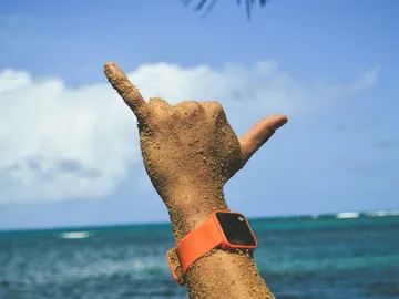 Protege tu smartwatch en la playa con estos consejos Protege tu smartwatch en la playa con estos consejos