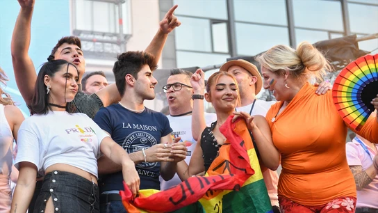 Los concursantes de Operación Triunfo 2023, Martín, Juanjo, Chiara y Violeta durante el pregón del Orgullo de Madrid 2024 (MADO 2024), en la Plaza de Pedro Zerolo Los concursantes de Operación Triunfo 2023, Martín, Juanjo, Chiara y Violeta durante el pregón del Orgullo de Madrid 2024 (MADO 2024), en la Plaza de Pedro Zerolo