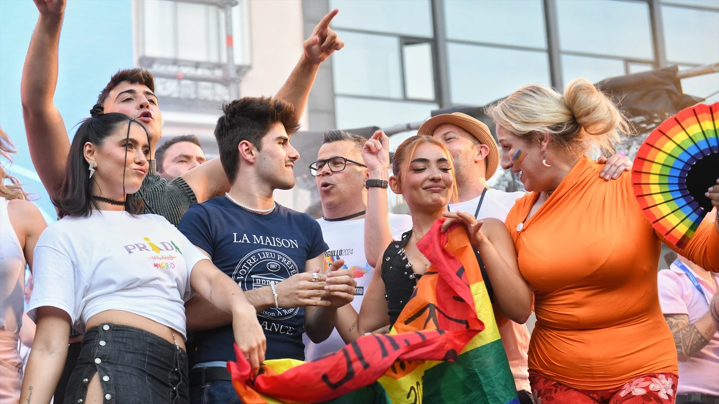 Los concursantes de Operación Triunfo 2023, Martín, Juanjo, Chiara y Violeta durante el pregón del Orgullo de Madrid 2024 (MADO 2024), en la Plaza de Pedro Zerolo Los concursantes de Operación Triunfo 2023, Martín, Juanjo, Chiara y Violeta durante el pregón del Orgullo de Madrid 2024 (MADO 2024), en la Plaza de Pedro Zerolo