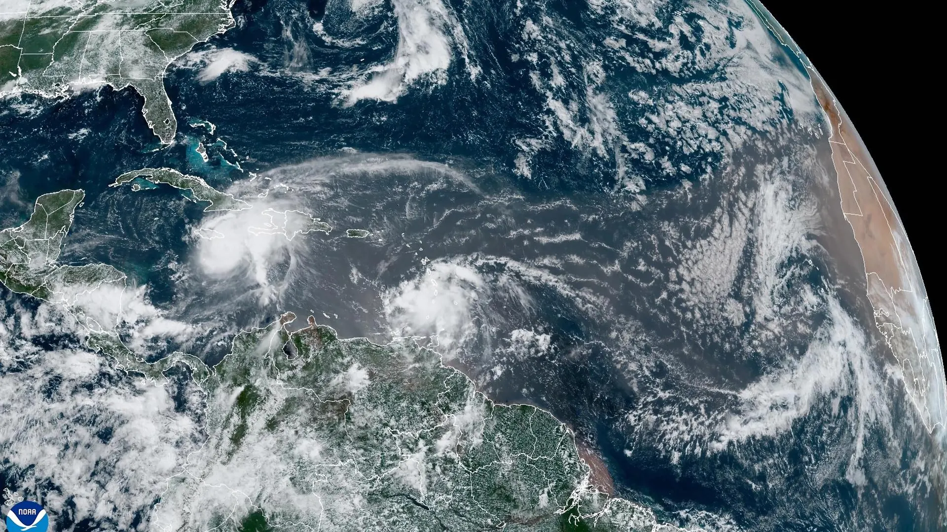 Fotografía satelital de la localización del huracán Beryl en el Caribe. 