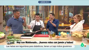 Carlos Maldonado cocina huevos rotos con jamón y habas