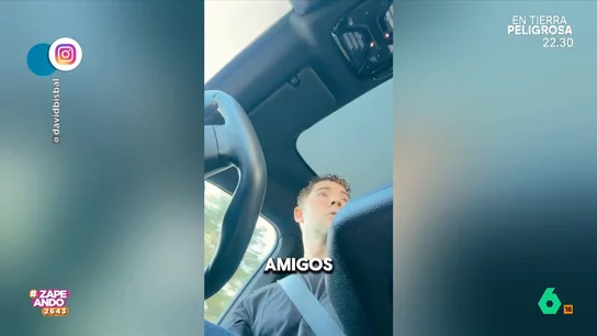 El tierno momento en el que David Bisbal explica a su hijo por qué es conocido: "Todos dicen que tú eres famoso" El cantante tiene una emotiva conversación con su hijo Matteo en el que intenta explicarle el porqué de la reacción de sus compañeros del cole cuando le ha ido a buscarlo a clase.