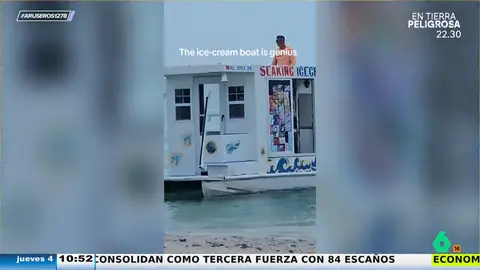 La genialidad de un hombre que sorprende al aparecer por el mar con su invento para vender helados a los bañistas
