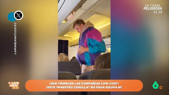 Así trolea a su aerolínea: se convierte en una 'cebolla' para no pagar más por su equipaje Un joven se tomó muy en serio su objetivo de no pagar por ningún equipaje extra. Por ello decidió ponerse varias capas de ropa para así no tener que llevar un equipaje de mayor tamaño.