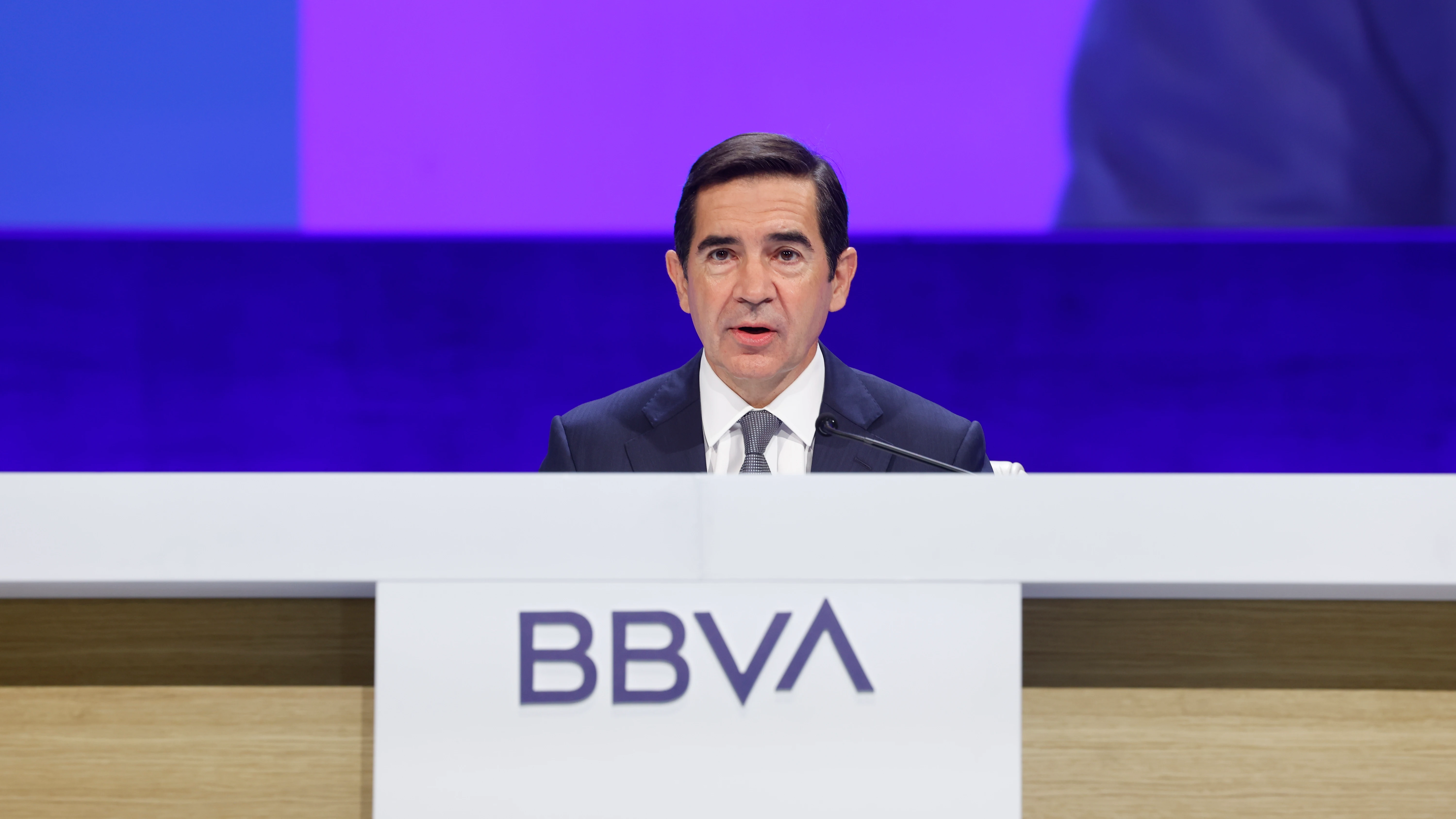 El presidente del BBVA, Carlos Torres, preside la junta general extraordinaria de accionistas que la entidad bancaria.