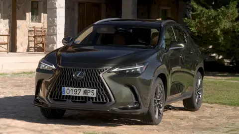 Lexus NX 450h+ Lexus NX 450h+
