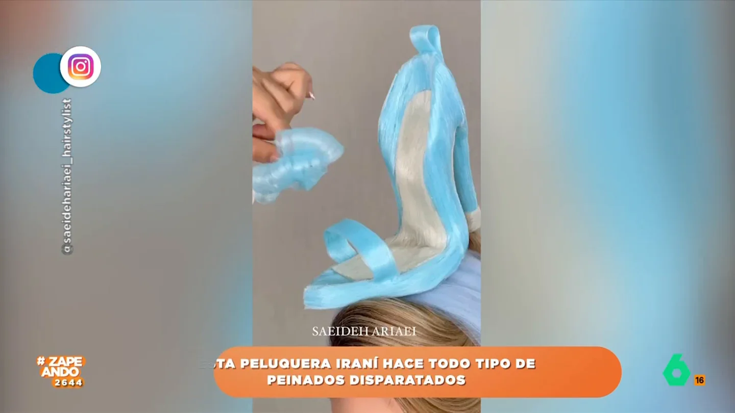 Las 'locuras' capilares que se le ocurren a una peluquera iraní: de moldear una pecera a hacer una tetera Los recogidos sencillos no tienen cabida en esta peluquería en la que sus clientas terminan con el pelo convertido en los objetos más diversos.