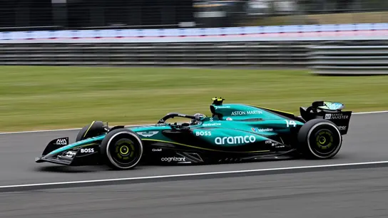 Fernando Alonso, en el Aston Martin Fernando Alonso, en el Aston Martin