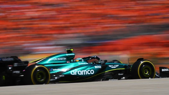 Fernando Alonso, en el Aston Martin Fernando Alonso, en el Aston Martin