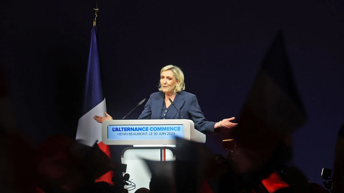 France divided in two by threat from Le Pen’s far right France divided in two by threat from Le Pen’s far right