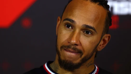 Lewis Hamilton, emocionado tras su victoria en Silverstone Lewis Hamilton, emocionado tras su victoria en Silverstone