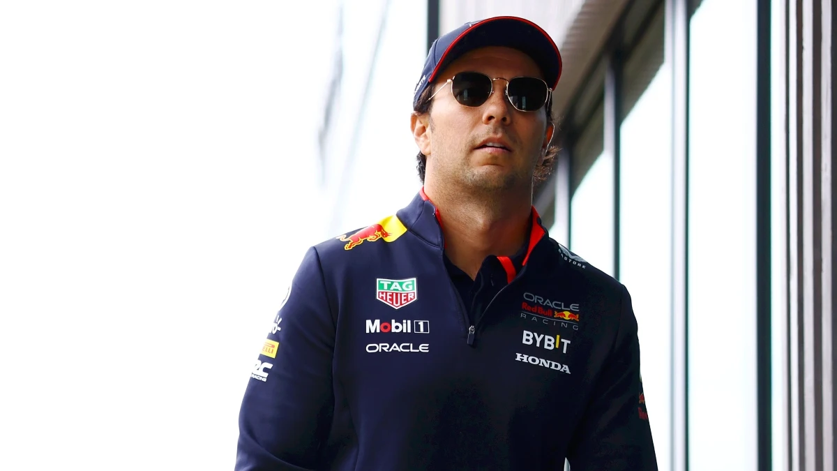 Sergio Pérez, en el paddock