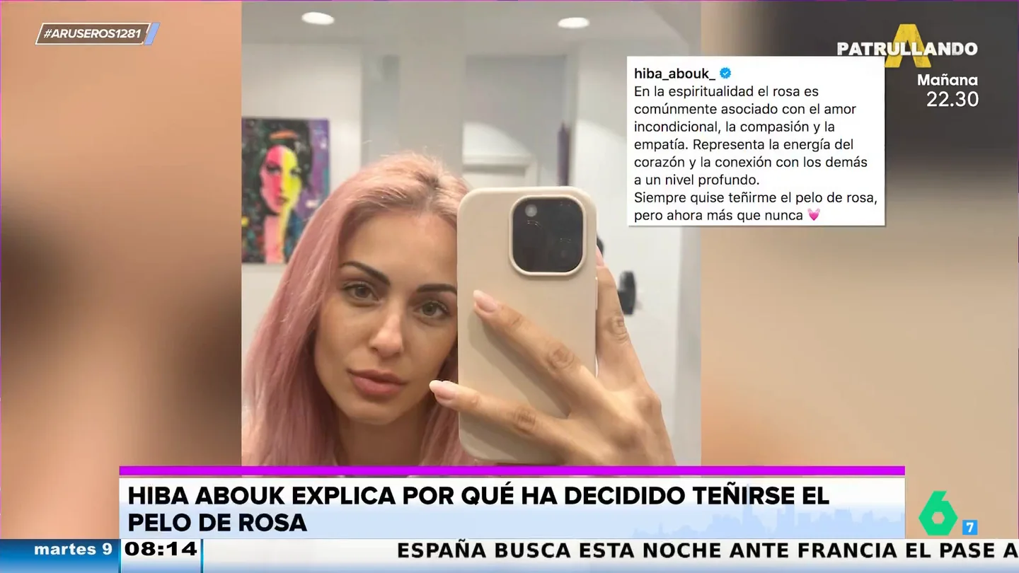 Hiba Abouk sorprende con el pelo rosa y explica el motivo de su nuevo look en su perfil de Instagram Hiba Abouk sorprende con el pelo rosa y explica el motivo de su nuevo look en su perfil de Instagram
