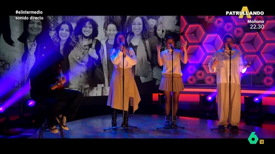 Así fue la actuación en directo de Tanxugueiras en El Intermedio cantando 'Hoxe, mañá e sempre' Así fue la actuación en directo de Tanxugueiras en El Intermedio cantando 'Hoxe, mañá e sempre'