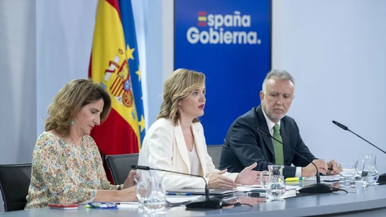 Teresa Ribera, Pilar Alegría y Víctor Ángel Torres en la rueda de prensa posterior al Consejo de Ministros. Teresa Ribera, Pilar Alegría y Víctor Ángel Torres en la rueda de prensa posterior al Consejo de Ministros.