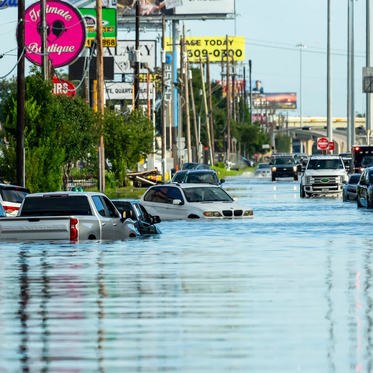 El paso de la tormenta tropical Beryl deja al menos cuatro muertos y causa un apagón masivo en Texas