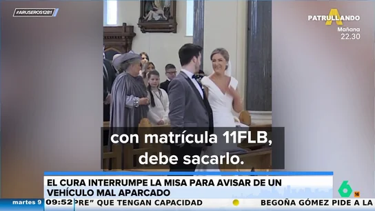 El surrealista momento en el que un cura interrumpe la boda para informar que hay un coche mal aparcado: "¿Quién es el culpable?" El surrealista momento en el que un cura interrumpe la boda para informar que hay un coche mal aparcado: "¿Quién es el culpable?"