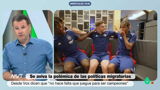 Iñaki López reacciona tras los ataques de Vox a Lamine Yamal Mientras el portavoz de Vox en Andalucía restaba méritos al gol de Lamine Yamal en la Eurocopa, la formación de extrema derecha ya había tildado el barrio del futbolista de "estercolero multicultural". El análisis de Más Vale Tarde, en este vídeo.