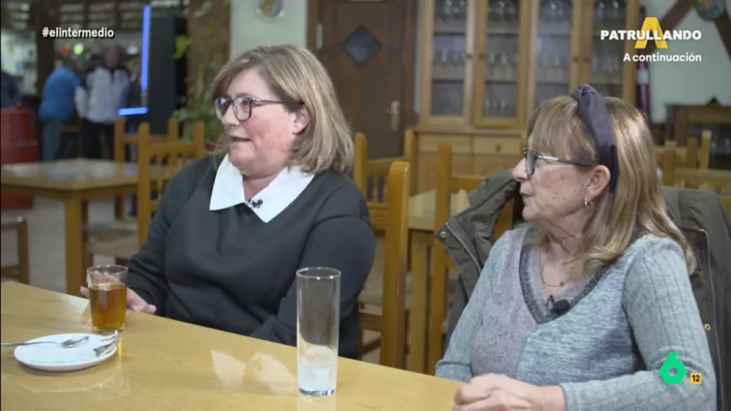 Topares denuncia la inmatriculación de su centro social por la Iglesia "El párroco venía buscando los locales, la llave y le daba igual que la gente dejase de ir a la Iglesia", afirmaba en este vídeo a Andrea Ropero una vecina de Topares, donde la Iglesia se había inmatriculado su centro social, entre otros locales.