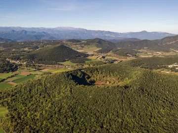 Volcán de Santa Margarida, La Garrotxa, Girona Volcán de Santa Margarida, La Garrotxa, Girona