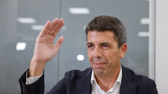 El presidente de la Generalitat Valenciana Carlos Mazón (PP), durante la reunión de la dirección del PP valenciano este jueves en Valencia . El presidente de la Generalitat Valenciana Carlos Mazón (PP), durante la reunión de la dirección del PP valenciano este jueves en Valencia .