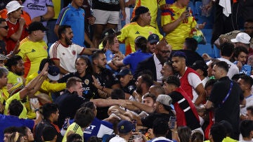 Vergonzosa pelea en la Copa América: futbolistas de Uruguay contra aficionados de Colombia